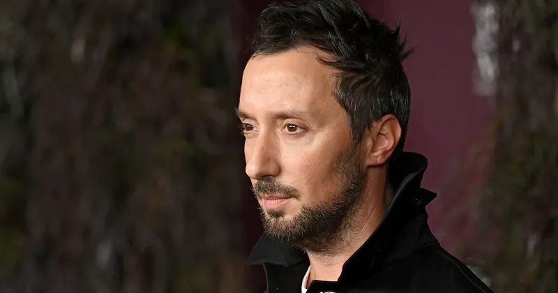 Anthony Vaccarello deja la dirección creativa de Yves Saint Laurent tras una década