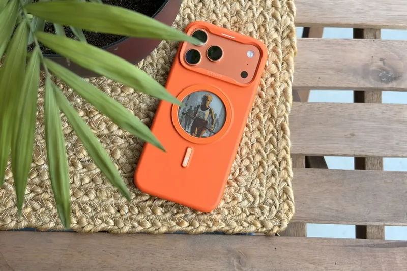 XTREM Inno funda para iPhone, análisis: parece una funda normal hasta que descubres lo que puede hacer su pantalla