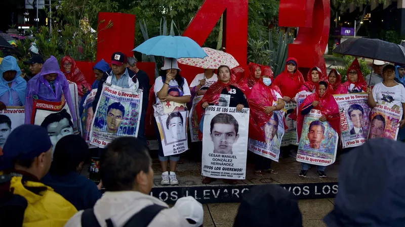 ¿Por qué fue detenido el exgobernador Ángel Aguirre? La fiscalía mexicana lo explica