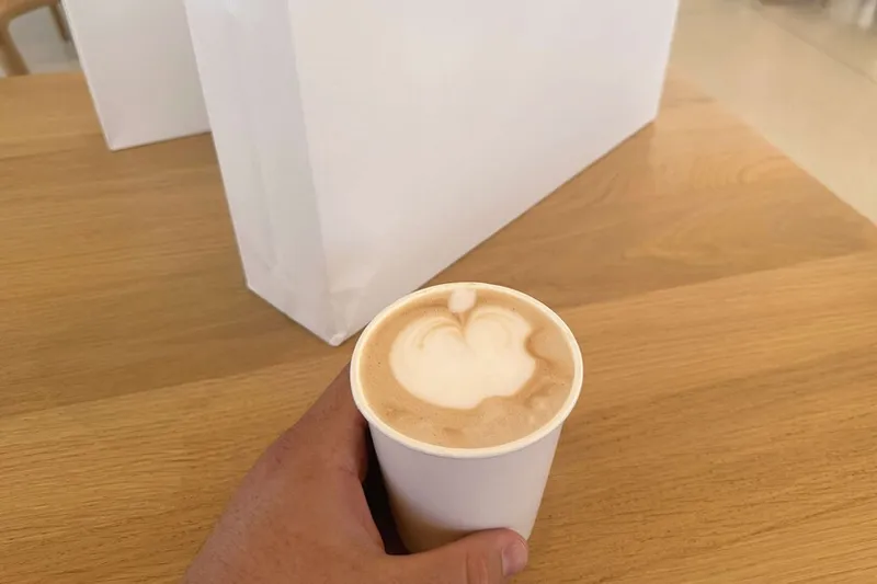 Apple busca a alguien que se pase el día de cafetera en cafetera. El puesto se llama iCup