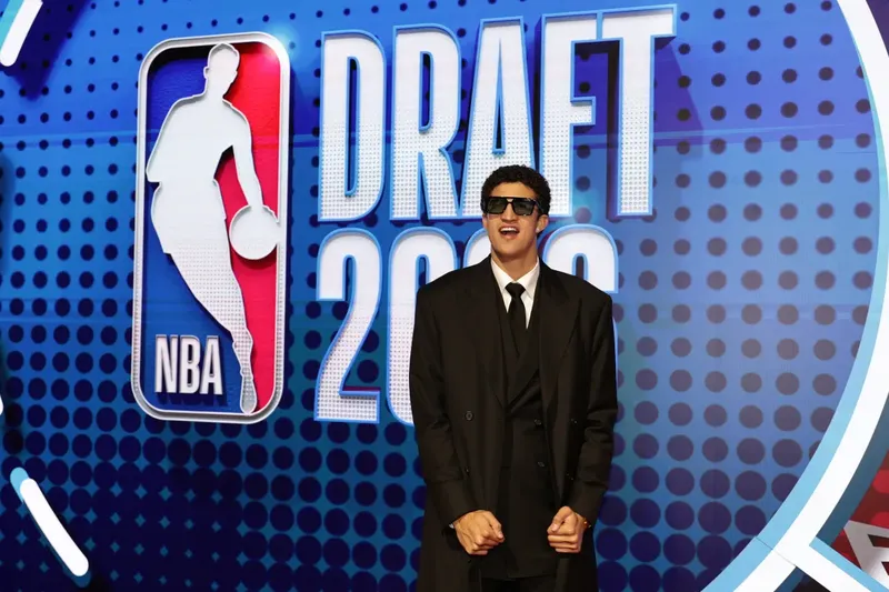 Karim López llega a la NBA: seleccionado por los Pistons, traspasado a los Grizzlies