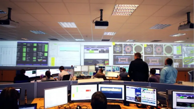El CERN tenía más de 2.000 ordenadores perfectamente funcionales camino de la jubilación anticipada. El problema parecía millonario y complejo, pero la solución estaba en un lugar mucho más simple