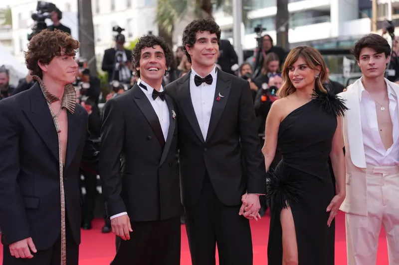 La película española “La Bola Negra” recibe una ovación en Cannes de 16 minutos
