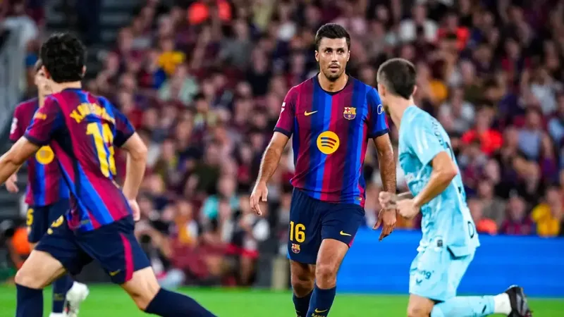 Lamine, en el once y Rodri debuta de titular