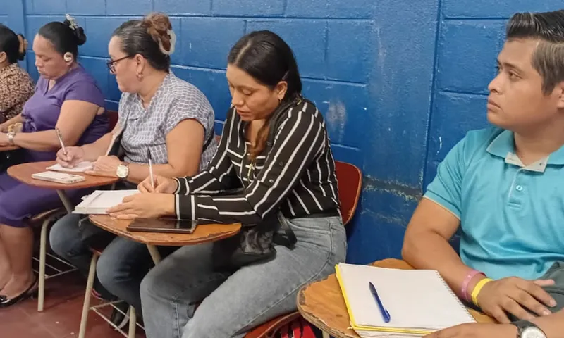 Docentes se capacitan en iA durante el octavo EPI