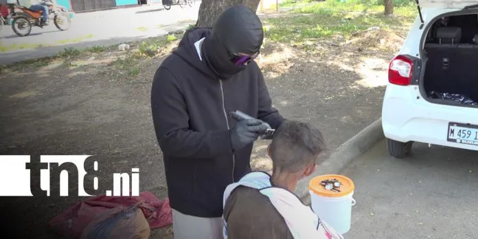 «Batman si existe y utiliza una máquina de barberia»