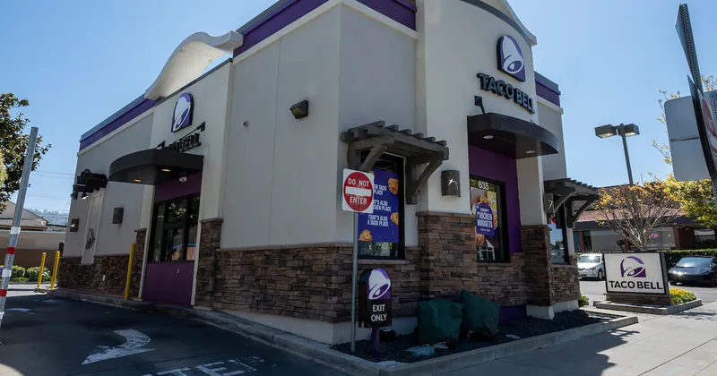 La FDA emitirá una alerta sobre la lechuga de Taco Bell por brote de parásitos en EE.UU.