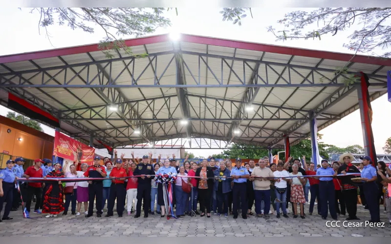 Familias de la capital estrenan estación de bomberos “Managua, Linda Managua”