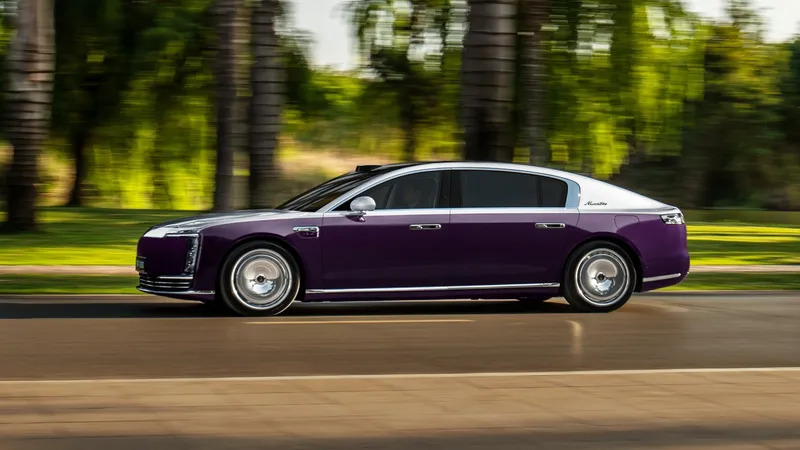 El 'Rolls Royce chino' con tecnología de Huawei es más grande que un Clase S, pero consume menos que un Toyota y cuesta 202.750 €