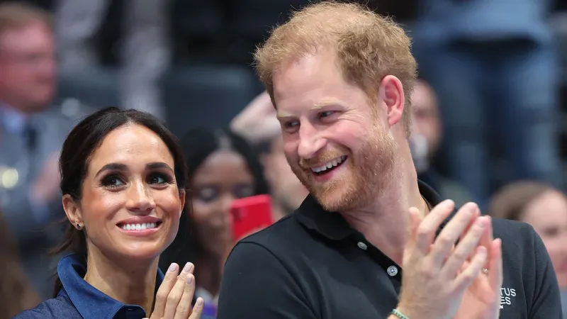 El príncipe Harry, Meghan Markle y las fotos que prueban que son los ‘tíos’ más tiernos tras su llegada al Reino Unido
