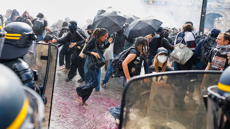 Francia en crisis: protestas estudiantiles se extienden sin control