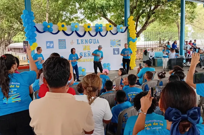 Escuela Melania Morales conmemora Día de la Lengua de Señas