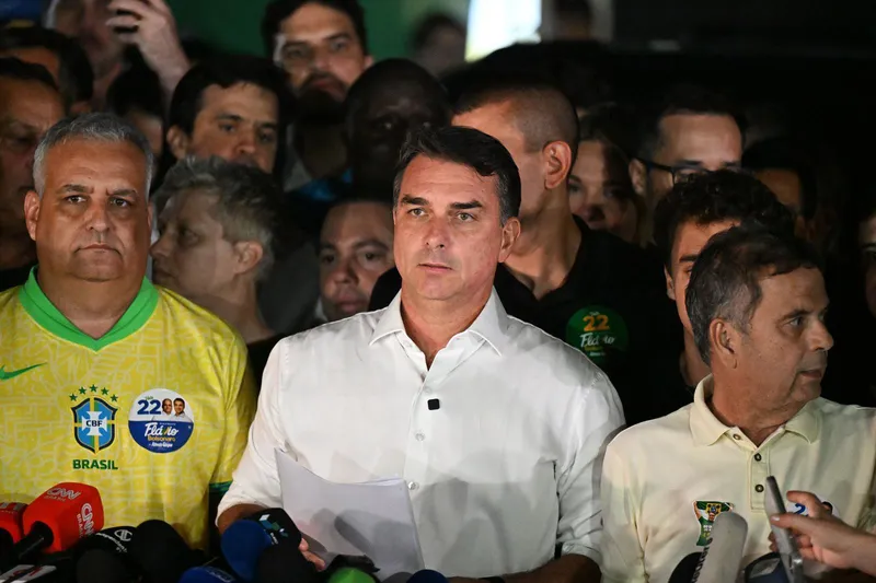 Brasil convoca a la encargada de negocios argentina por Bolsonaro