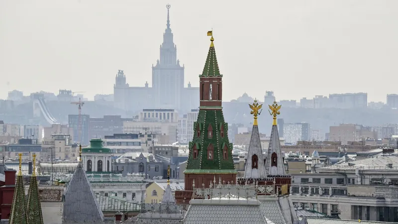 "Puede venir a Moscú cuando quiera para dialogar": el Kremlin responde a carta de Zelenski