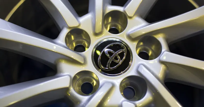 Toyota anuncia recompra de US$6.300 millones y eleva previsión de ganancias