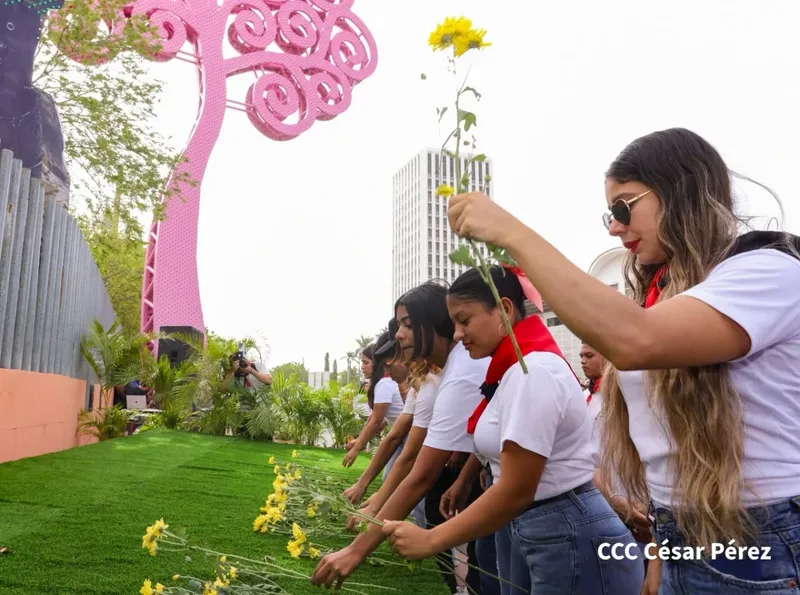 Nuevas generaciones mantienen vivo el legado de los Comandantes Tomás y Fidel