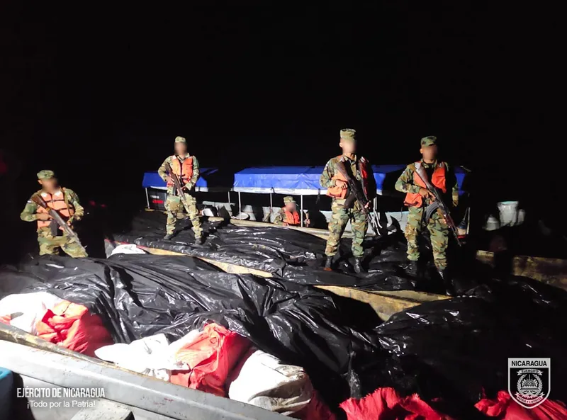 Ejército de Nicaragua incauta ganado ilegal y cargamento de calzado en la frontera sur