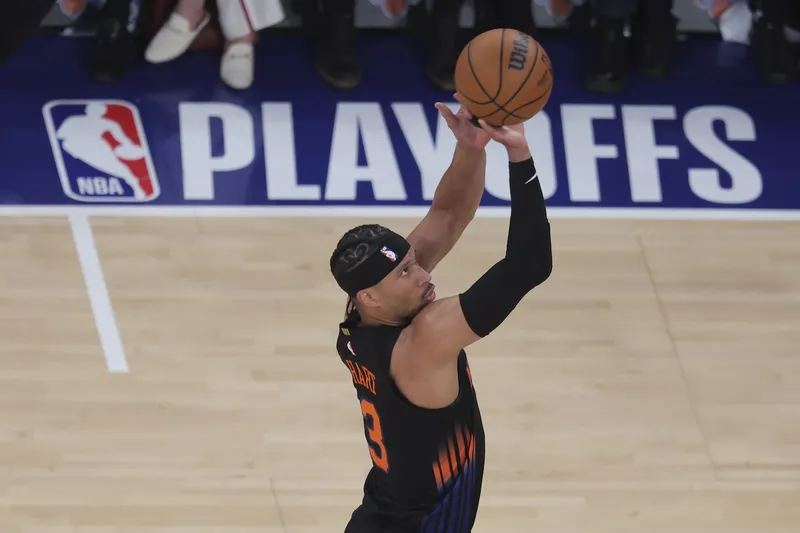 Josh Hart pone el 2-0 ante los Cavs