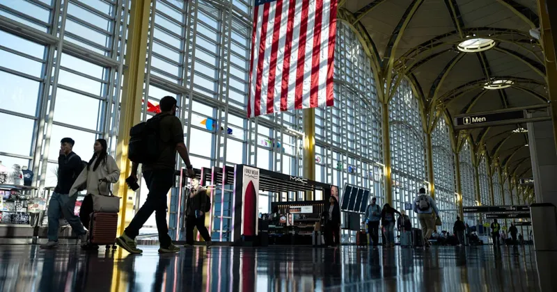 Juez anula la tasa de US$100.000 impuesta por Trump para solicitudes de visa H-1B