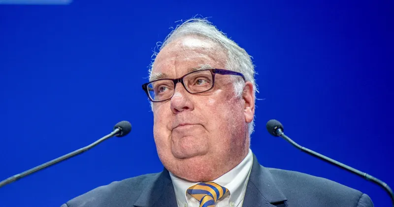 Quién es Howard Buffett, el hijo de Warren que asumirá la presidencia de Berkshire Hathaway