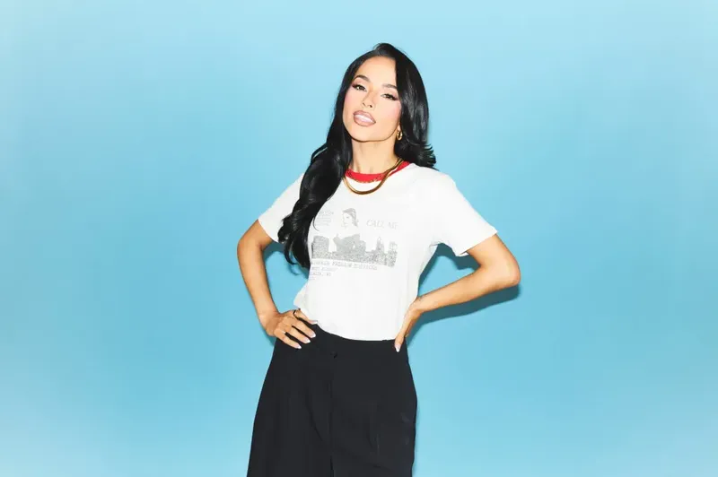 Becky G revela su ‘mejor colaboración hasta ahora’ y habla de su trabajo con Karol G y Benny Blanco