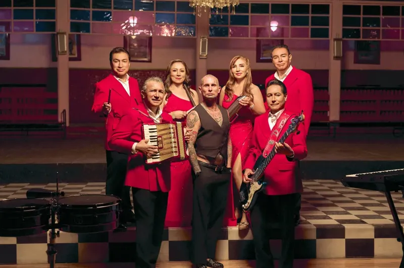 Ke Personajes celebra su primer No. 1 en Billboard No. 1 con colaboración con Los Ángeles Azules: ‘Un verdadero privilegio’