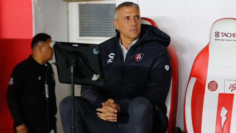 Hernán Crespo silencia a sus detractores y trepa a la cima de la Liga MX con el Atlas