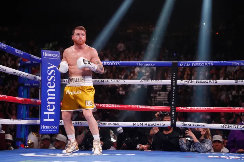 Canelo Álvarez ratifica que su pelea será en Riad, pese a los ataques que ha sufrido la ciudad