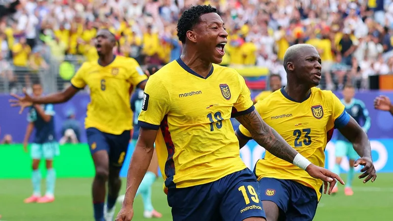 Ecuador no se guarda nada; Así jugaría ante el Tri