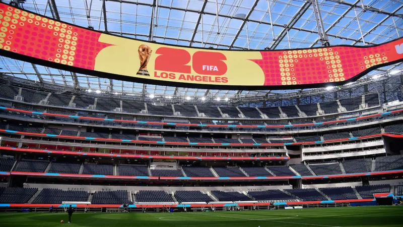 FIFA cobrará 79 dólares por mostrar nombres en estadios