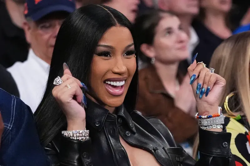 Cardi B sorprendió en redes sociales al cantar un tema de Rocío Dúrcal
