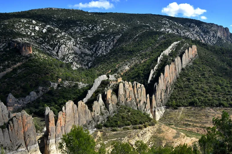 La Muralla China de Huesca tiene 840 metros. Hace 969 años, un señor de la guerra construyó su castillo en ella