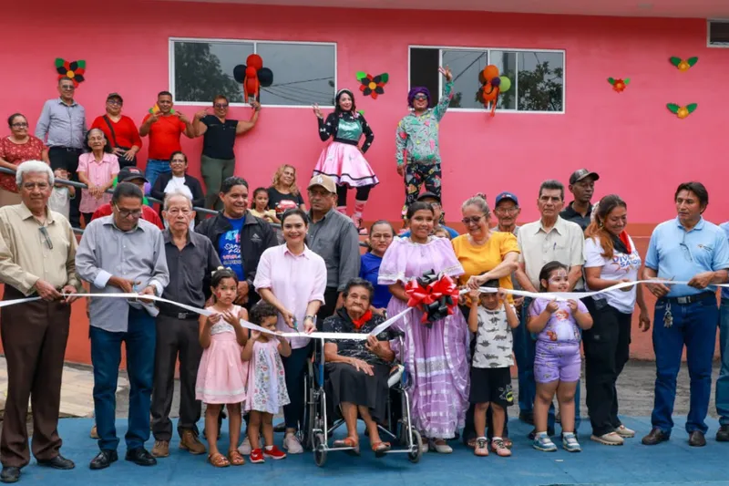 Centro comunitario en el barrio Santa Rosa fortalece la atención a las familias