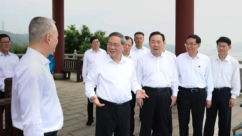 El primer ministro chino, Li Qiang, insta a trabajar para construir centros de distribución de productos a granel