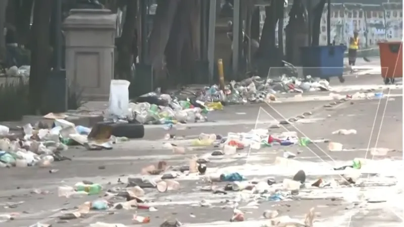 ¡Un COCHINERO! Así quedó Paseo de la Reforma tras festejos por triunfo de Selección Mexicana contra Corea del Sur