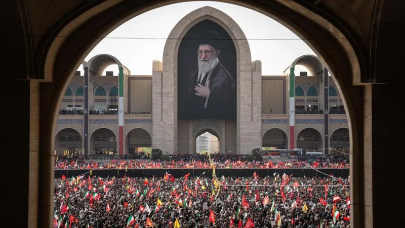 El funeral del Líder mártir de Irán y la geografía de lo sagrado