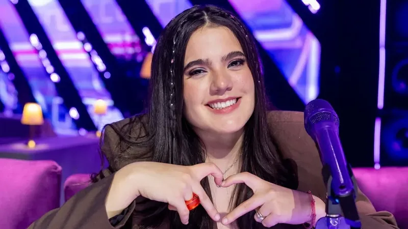 Camila Fernández reaparece en silla de ruedas y comparte detalles de su nuevo embarazo