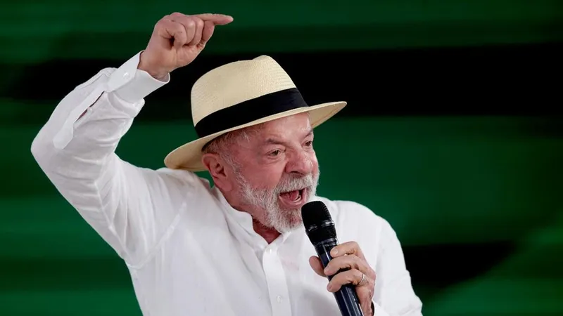 Lula da Silva es oficialmente elegido candidato presidencial en Brasil