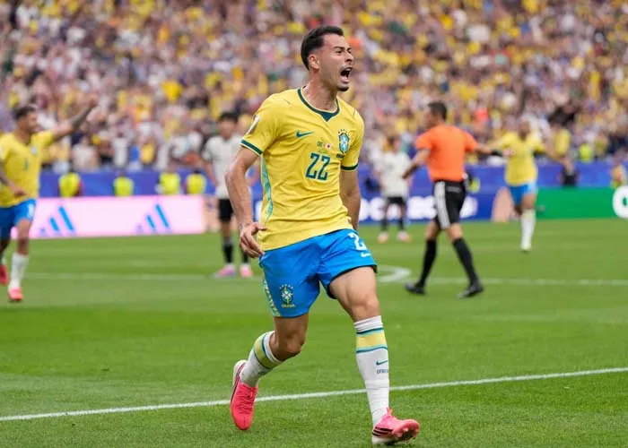 Martinelli marca al final del descuento y Brasil vence a Japón