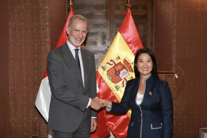 Keiko Fujimori asume la Presidencia de Perú con Felipe VI entre los invitados y el respaldo del nuevo Senado