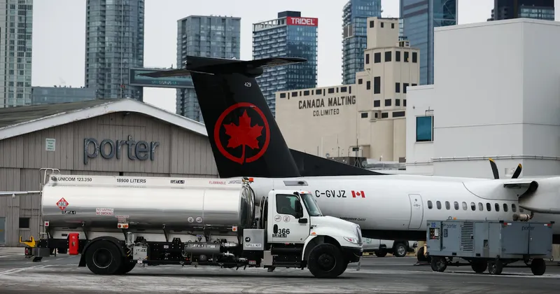 Air Canada recorta previsión de EBITDA ante alza de 49% en costos de combustible