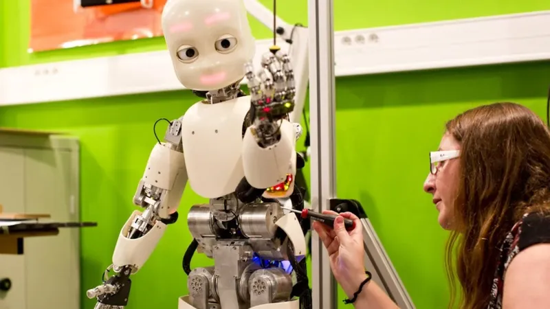 Le pedimos a los robots que trabajen, decidan y convivan con nosotros, pero casi ninguno sabe cuándo está equivocado. Una revisión de 40 estudios revela la habilidad que seguimos sin poder construir