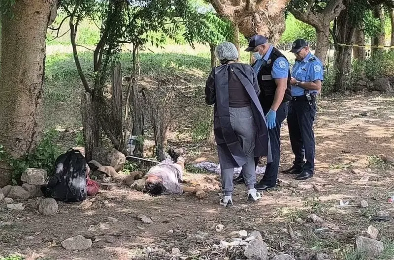 Hombre con esquizofrenia muere tras convulsionar en carretera de Chontales