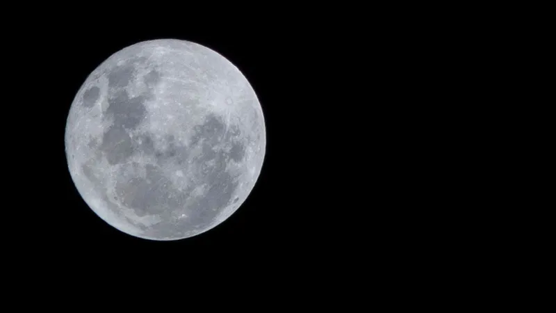 La Luna nos regalará este fin de semana un raro fenómeno que no se repetirá hasta 2028