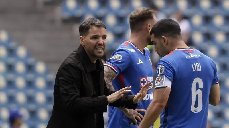 Nicolás Larcamón, el DT que despidió Cruz Azul antes de ser campeón, dirigirá en España