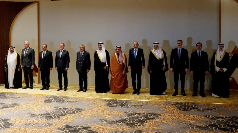 "EEUU no es suficiente": el golfo Pérsico pierde la confianza en Washington por su gestión del conflicto con Irán, según medios
