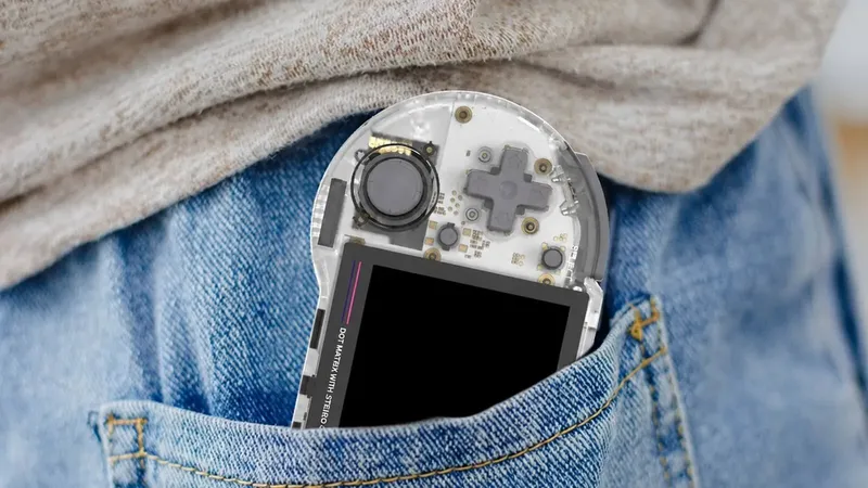 AliExpress se sube a la tendencia de las consolas Anbernic reparables rebajando uno de sus modelos más versátiles con 4000 juegos