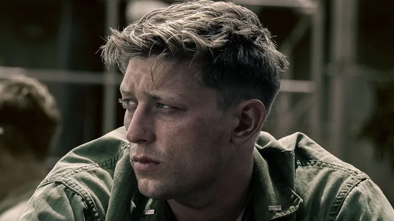 Entre 'Pearl Harbor' y 'Salvar al soldado Ryan', esta nueva película bélica de Netflix se perfila como uno de los mayores acontecimientos del año y está basada en una historia real
