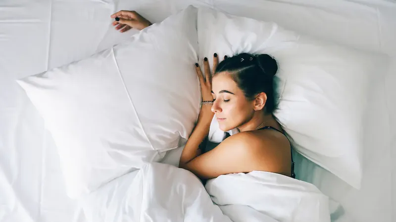 ¿Qué es el sleepmaxxing y por qué tienes que tener cuidado con esta tendencia?