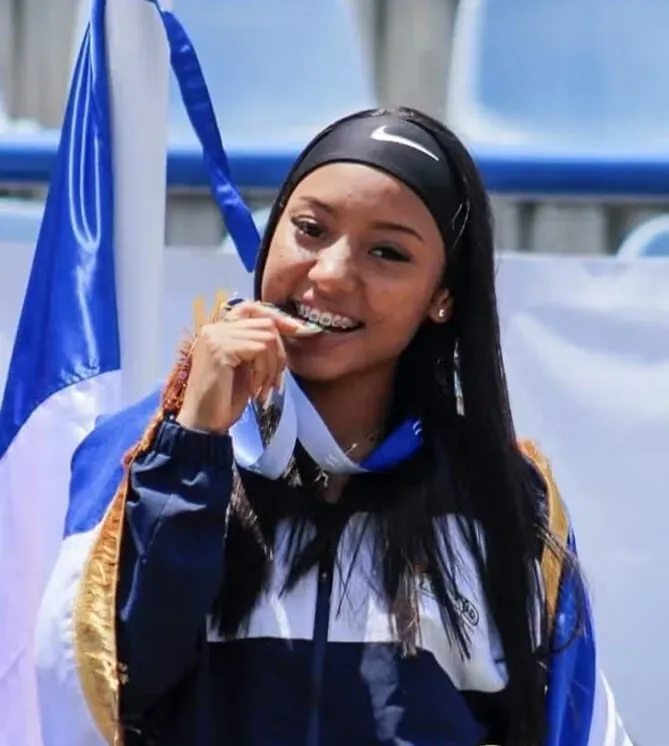 Shelly Reyes conquista oro en 100 metros del Codicader